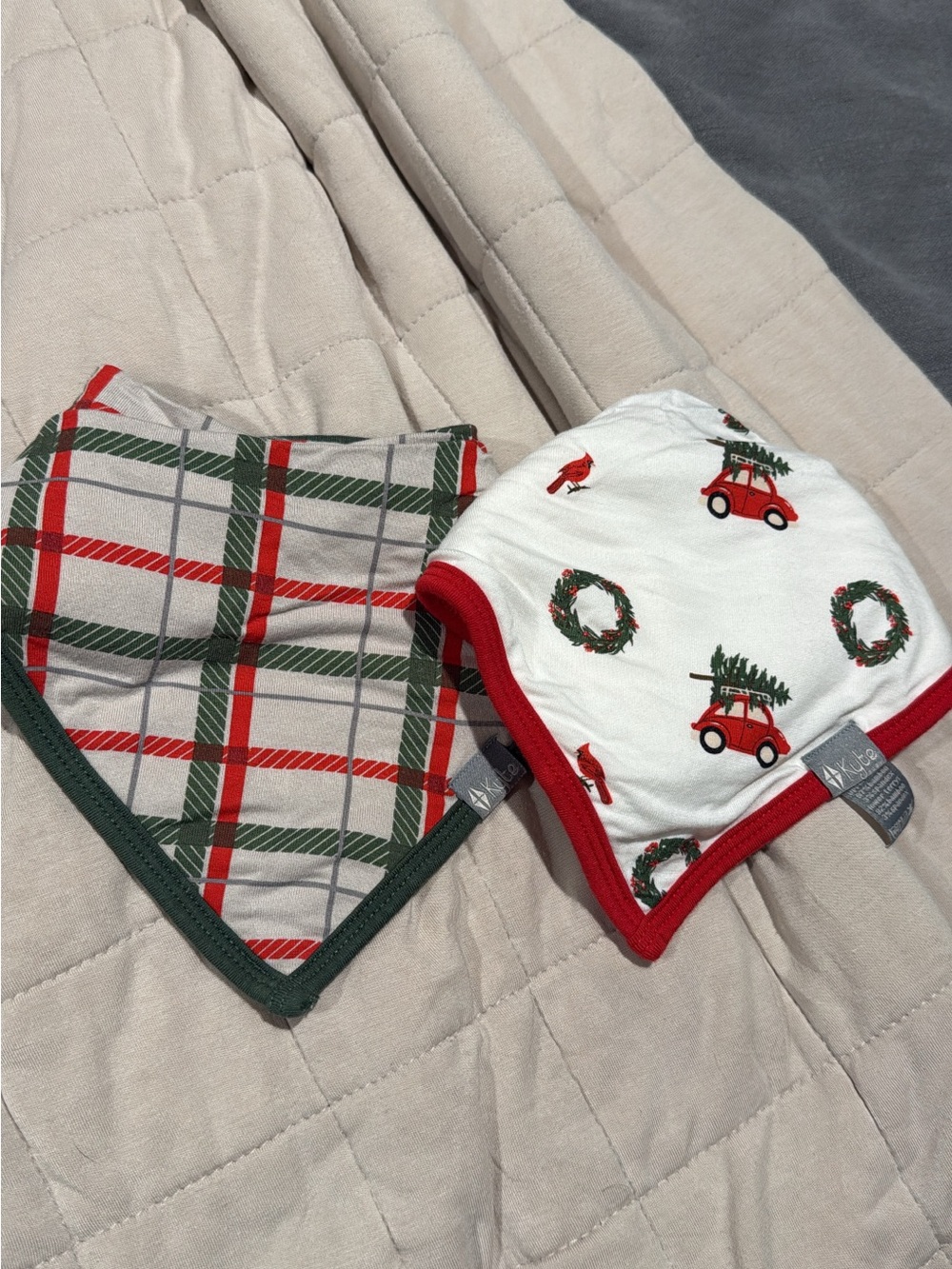 Kyte BABY Hunter Plaid & Wreath bib bundle